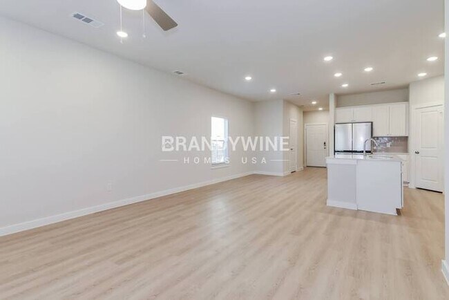 Building Photo - 341 Fire Rock Dr