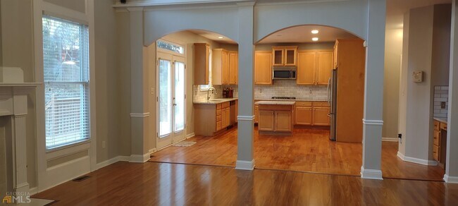 Building Photo - 2365 Southers Cir