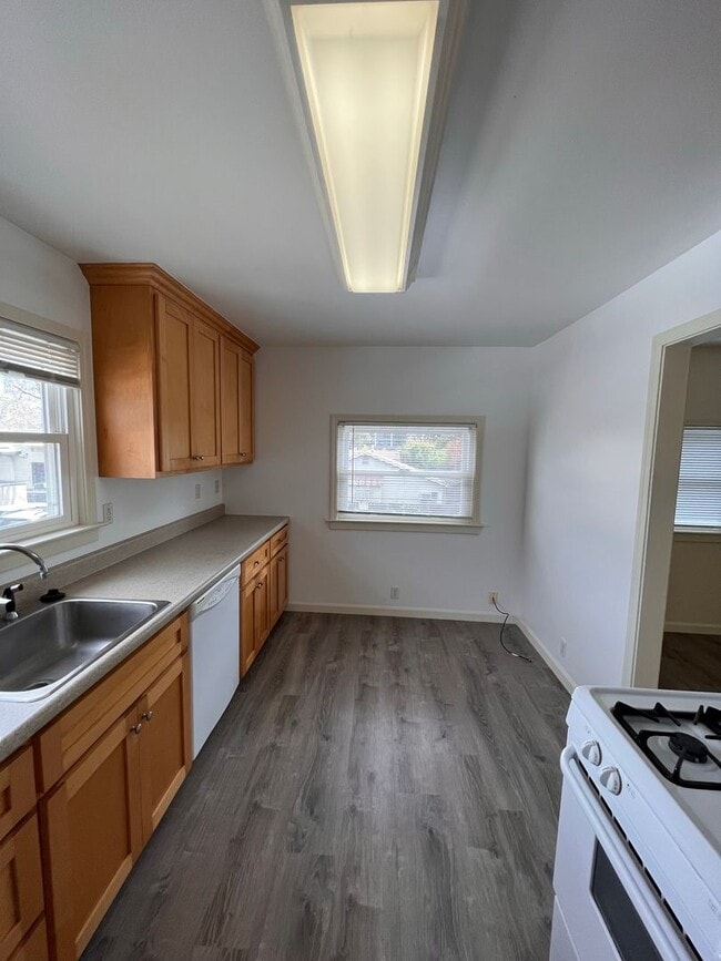 Building Photo - 1265 El Camino Real