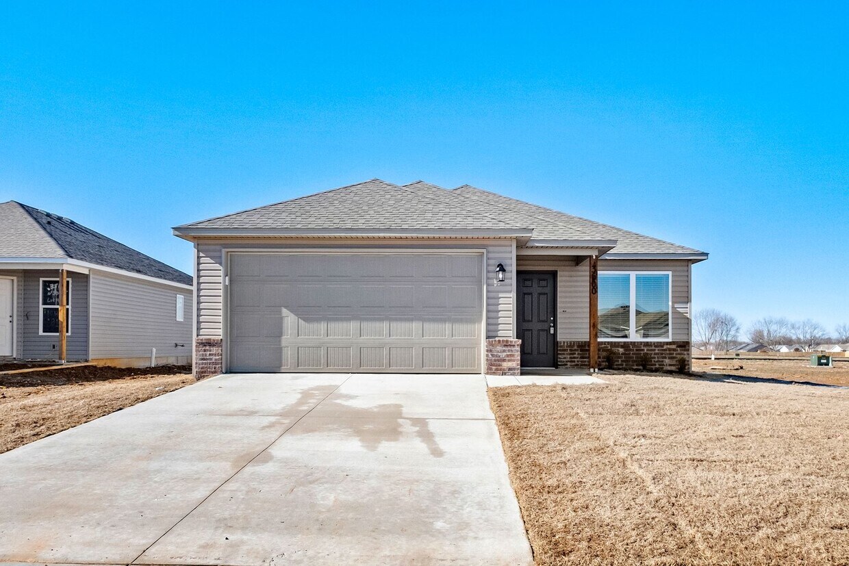 Brand New Home! House Rental in Siloam Springs, AR