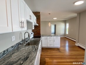 Building Photo - 34 Center St