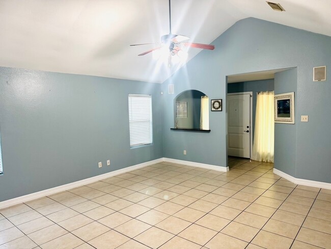 Foto del edificio - 18915 N Lyford Dr