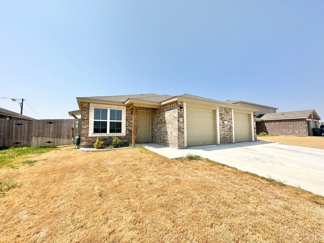 Primary Photo - 1837 Clovis Drive