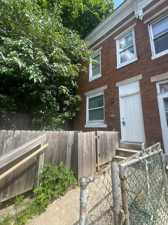 Foto del edificio - Recently Renovated 3 Bed 1.5 Bath Ready To Move In ASAP