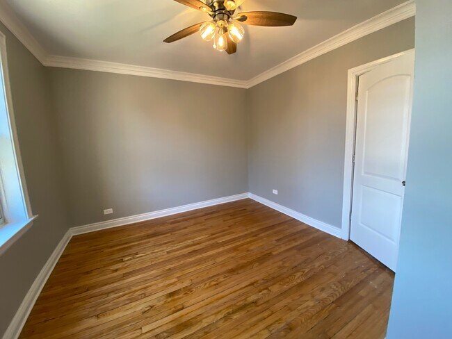 Building Photo - 5602 S Francisco Ave