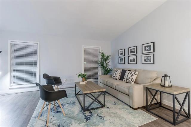 Foto del edificio - 4821 Hamilton Ct