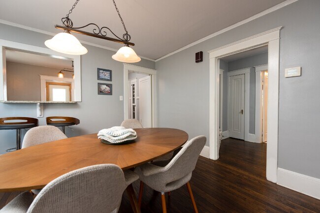 Foto del edificio - Fully Furnished Super Cute