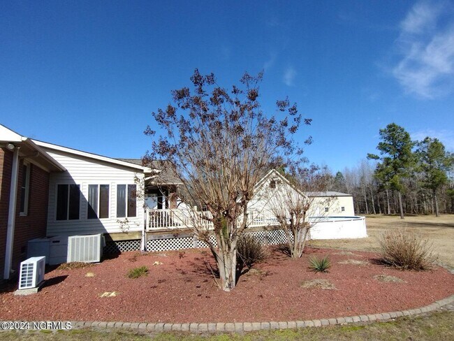 Foto del edificio - 810 Wildwood Pointe Dr