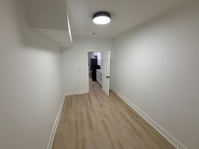 Bedroom#2 - 3049 W Berteau Ave Apartments