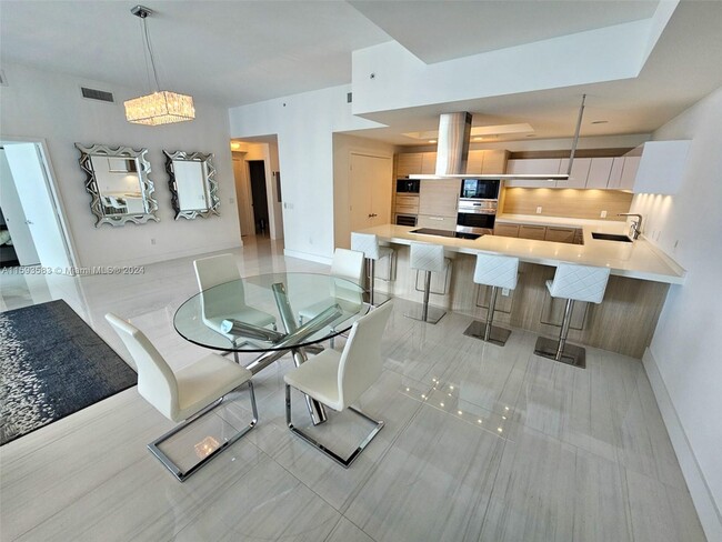 Building Photo - 17111 Biscayne Blvd