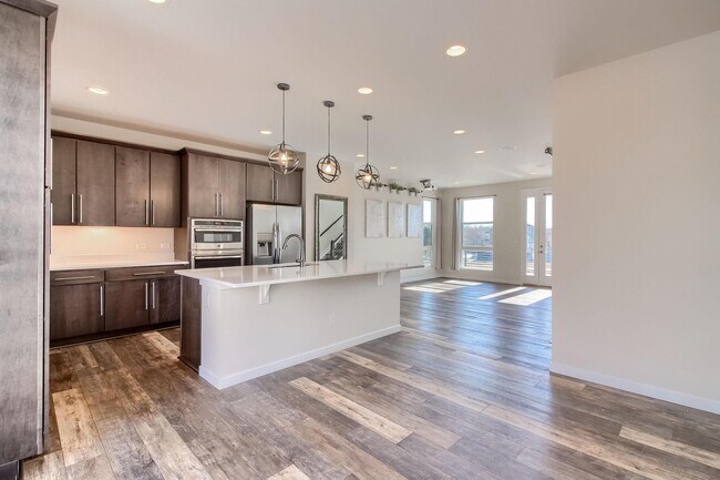 Building Photo - 15862 E Broncos Pl