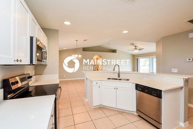 Building Photo - 3 Bedroom Pet-Friendly Home in Cape Coral,...