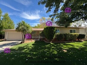 Building Photo - 1840 Sandalwood Dr