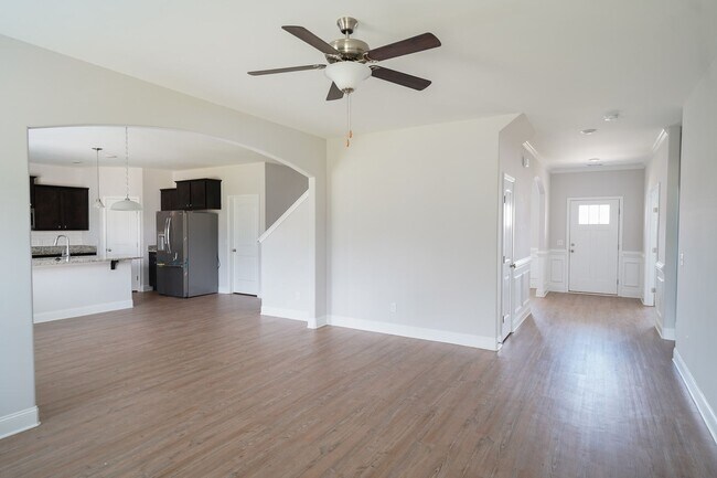 Foto del edificio - Available Now!