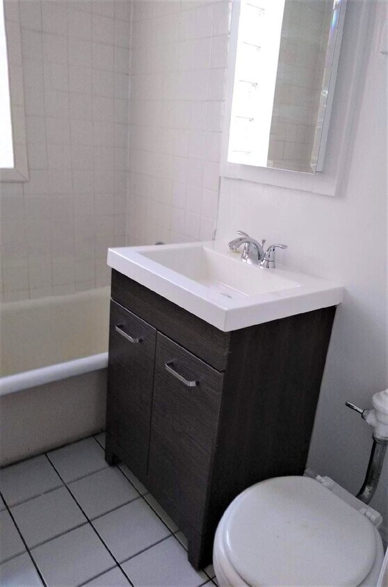 Foto principal - 2119 N Sedgwick St