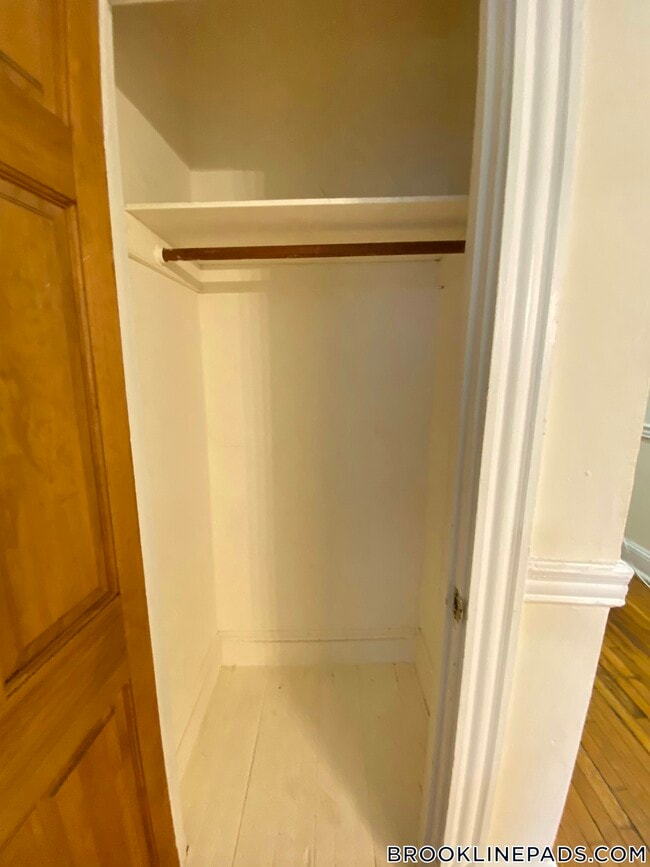 Foto del edificio - 364 Riverway