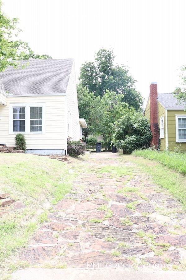Building Photo - 1419 S. DELAWARE PL.