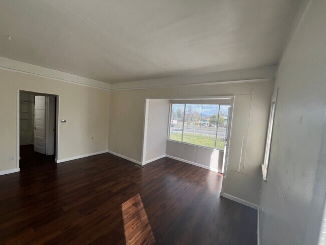 Foto del edificio - Tukwila 2bed 1bath home for rent - large f...