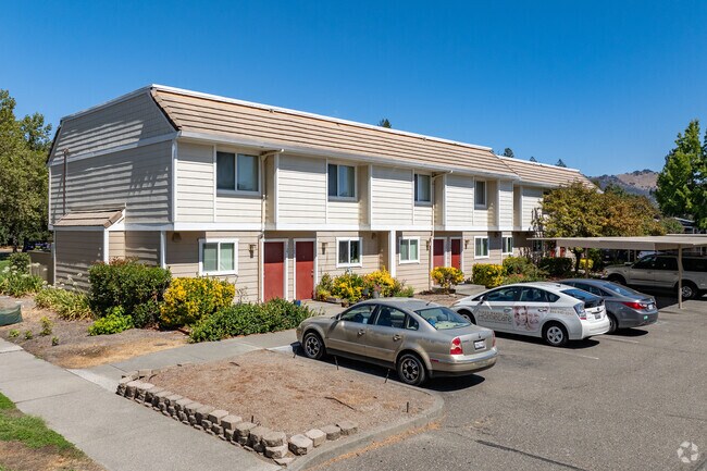 Primario - Mission Village Apartments