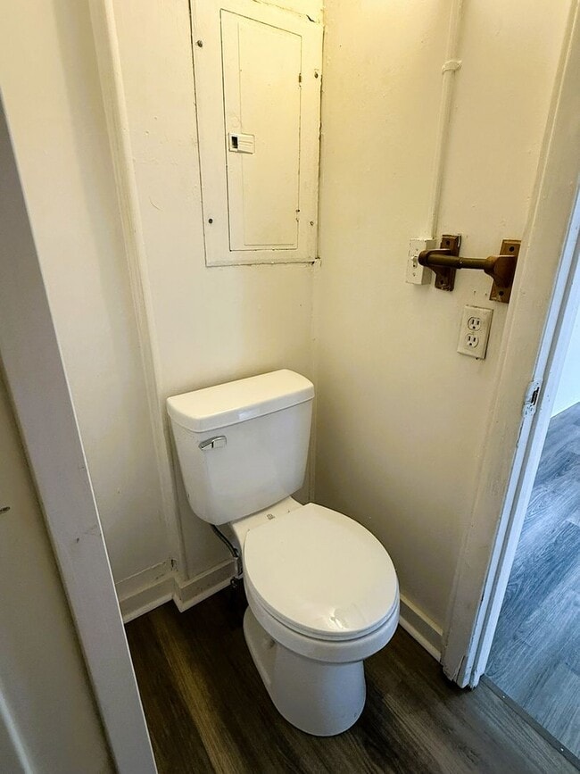 Building Photo - Remodels Private Studio