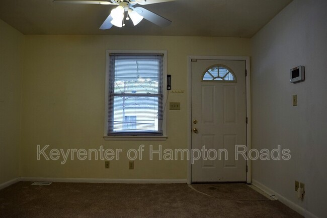 Foto del edificio - 100 Hodges Manor Rd