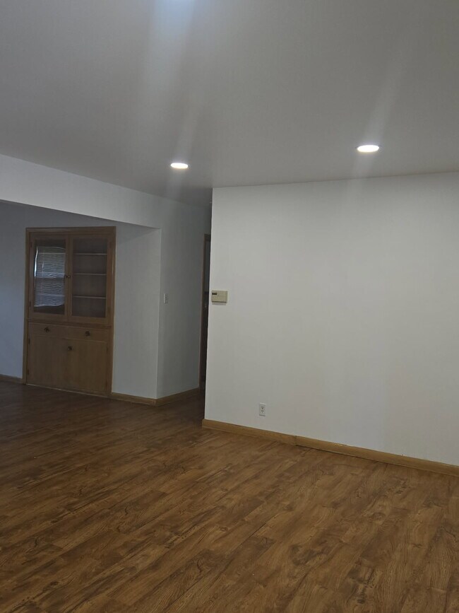Foto del edificio - 2716 S Cleveland Park Dr