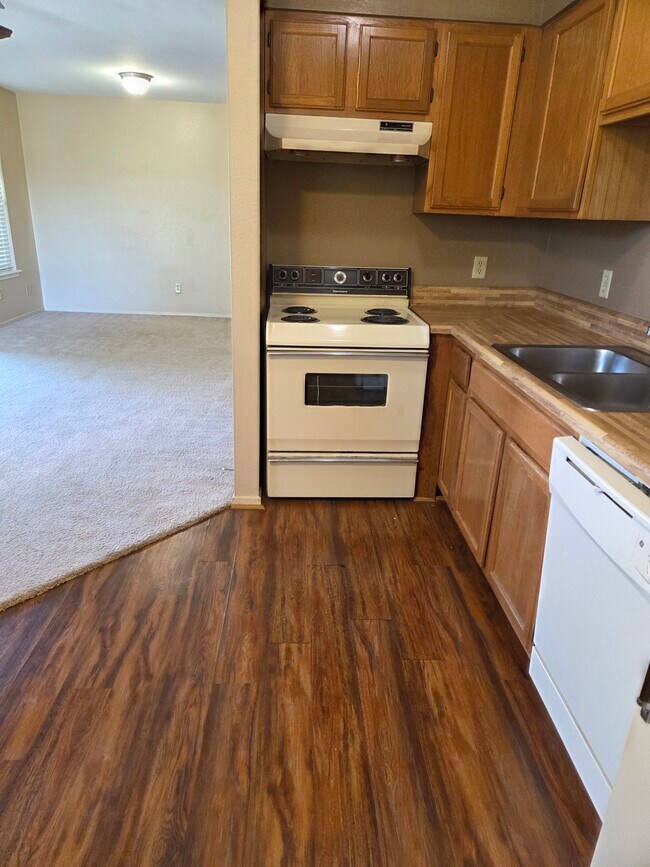 Foto del edificio - River Oaks Apartments