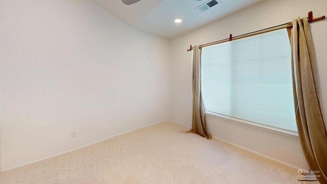 Foto del edificio - 8200 E 8th Ave