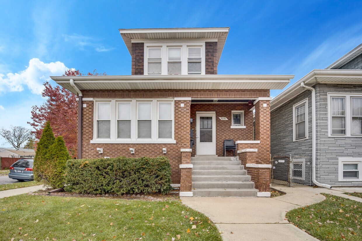 Primary Photo - 5058 W Carmen Ave