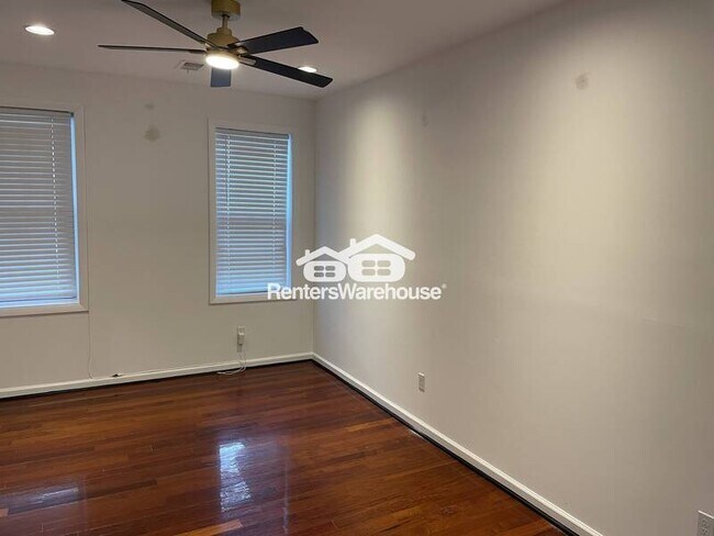 Building Photo - 5002 Queensberry Ave