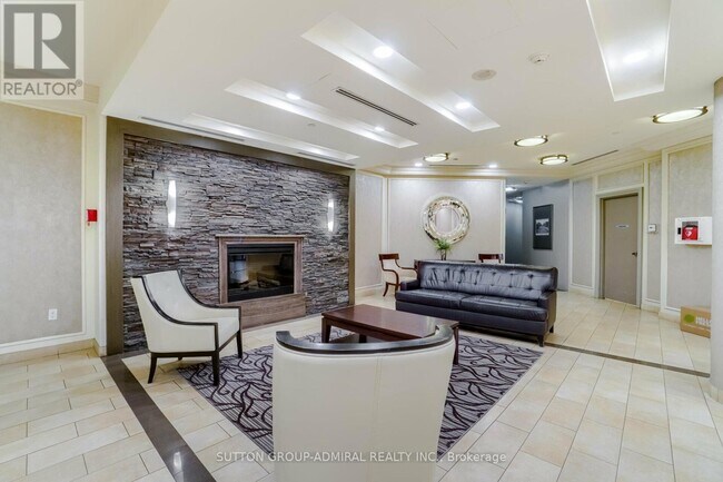 Building Photo - 60 Heintzman St