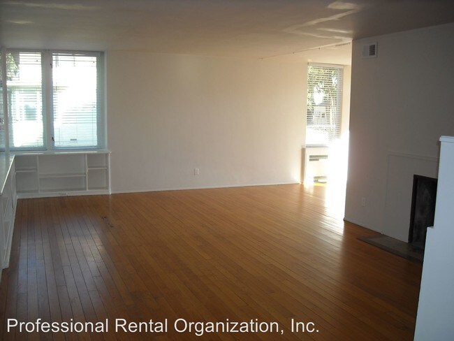 Building Photo - 1020 Azuar Ave