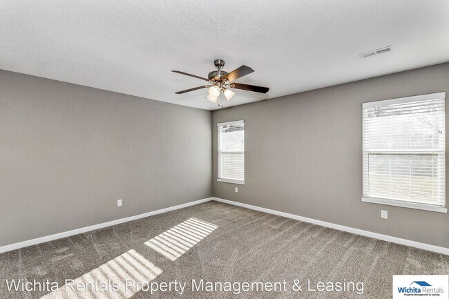 Building Photo - 2 br, 2 bath House - 3723 E. Funston