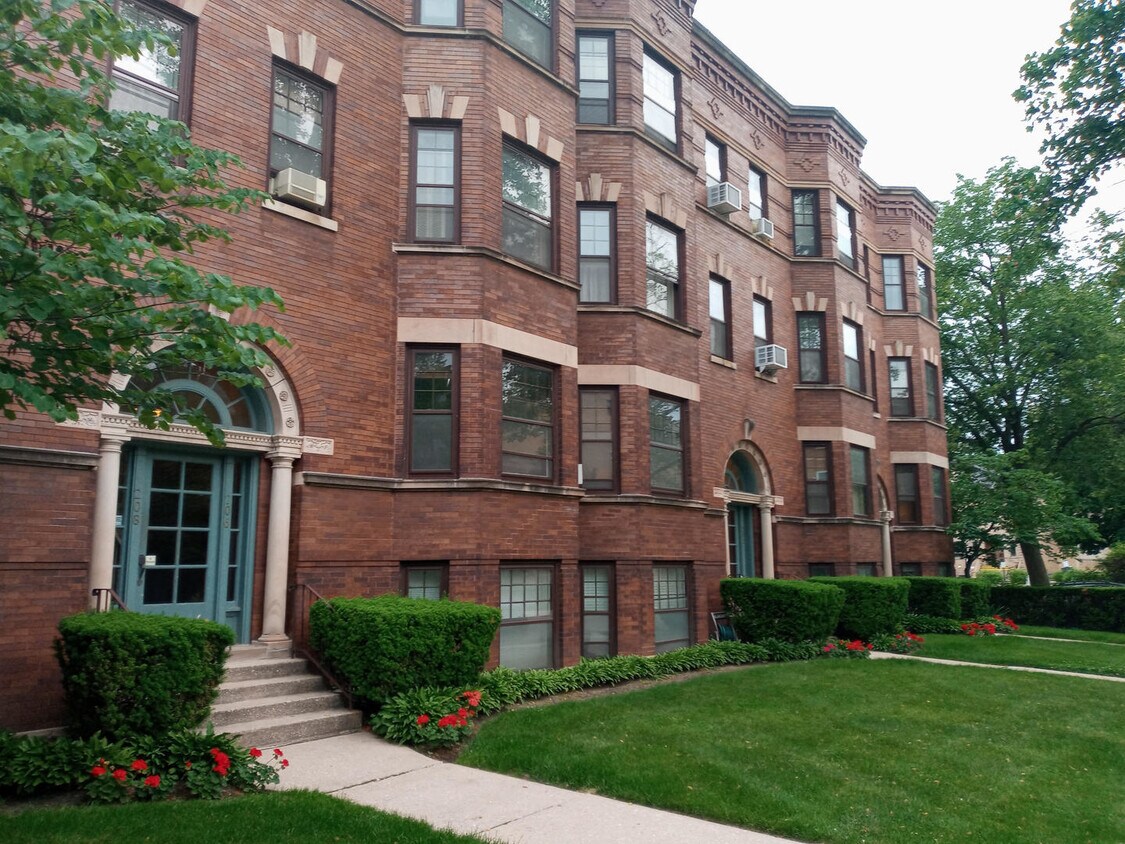 206 N Kenilworth Ave Unit 206, Oak Park, IL 60302 Condo for Rent in