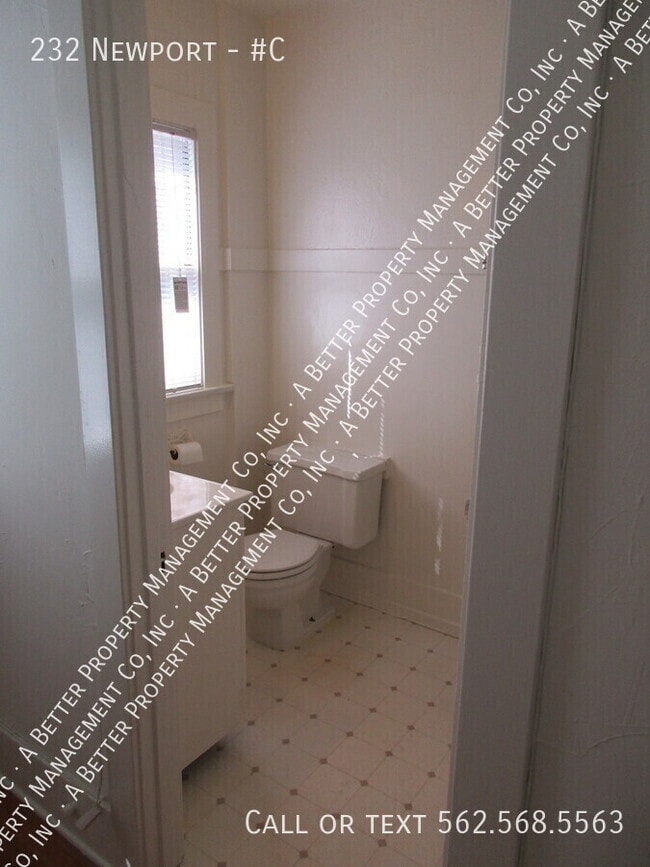 Building Photo - 232 Newport-#C