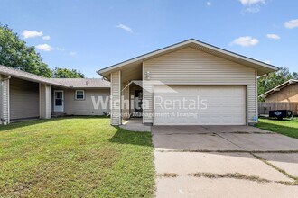 Building Photo - 2339 N Rutland Ct
