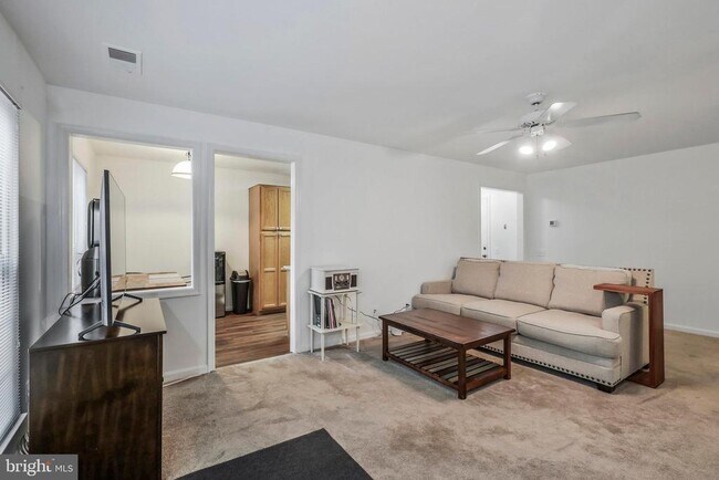 Foto del edificio - 9259 Cardinal Forest Ln