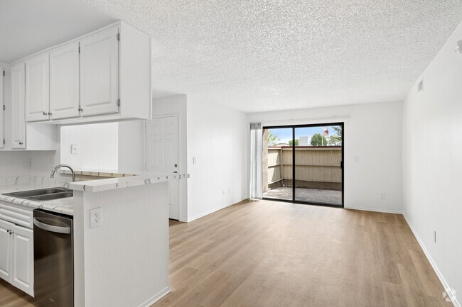 1BR, 1BA - 705SF - Living Room - Stonegate Apartments