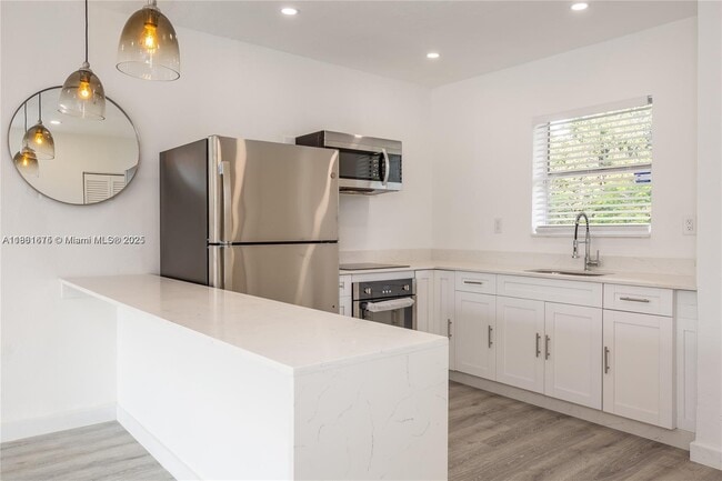 Building Photo - 7505 SW 82nd St