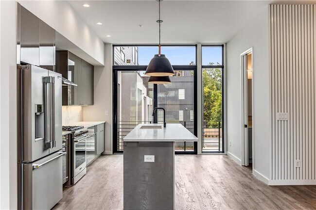 Foto del edificio - 105 Georgia Ave SE