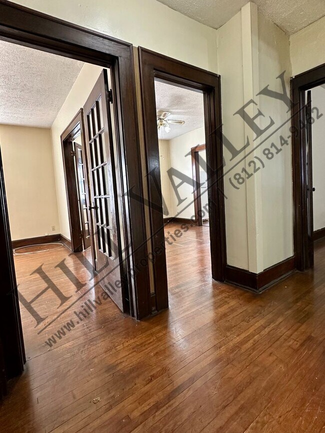 Foto del edificio - Two Bedroom Upper - All Utilities Paid