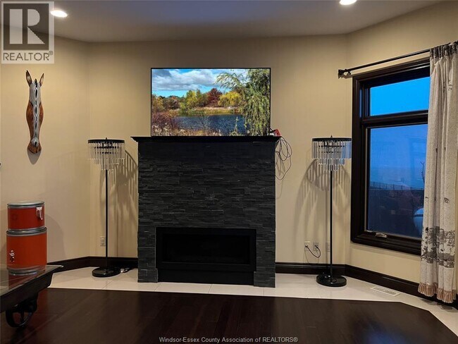 Building Photo - 236 Shoreview Cir