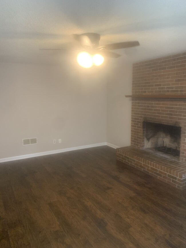 Building Photo - 5016 Merlin Dr