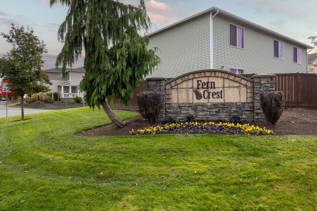 Building Photo - Spacious 3 Bedroom 2.5 Bathroom Rental Pro...