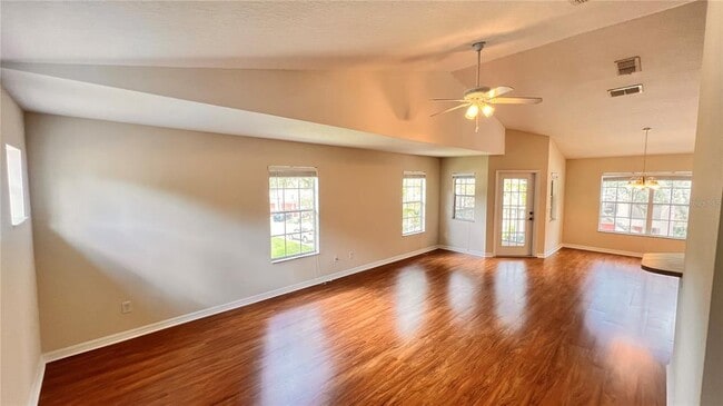 Foto del edificio - 3658 Oakdale Cir