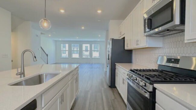 Building Photo - 7 Peeples Dr