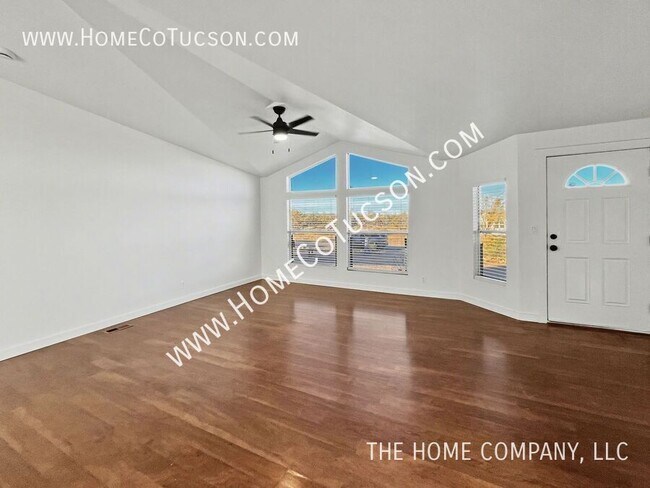 Building Photo - 5840 E Dakota Rd