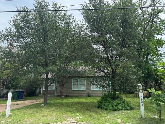 Foto del edificio - 4903 Caswell Ave