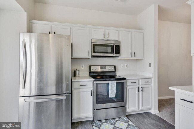 Building Photo - 20464 Cool Fern Sq