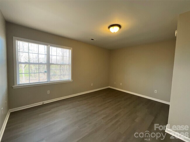 Foto del edificio - 113 Ridge Ave